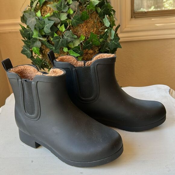 Chooka Black Slip On Waterproof Winter Boots Textured Sole Women’s Size 6 EUC - Picture 10 of 12